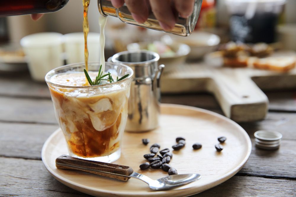 รวมกาแฟใส่นมยอดฮิต พร้อมเปิดที่มาต้นกำเนิดเมนูกาแฟนม